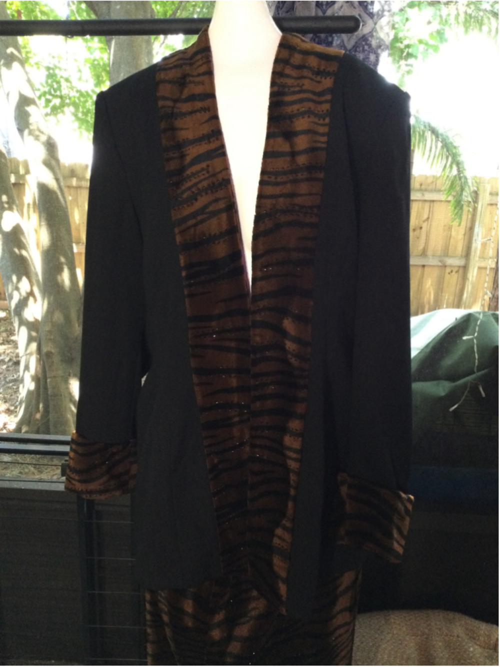 Women's Donna Vinci Skirt Set Size 12 Black Brown Animal Print